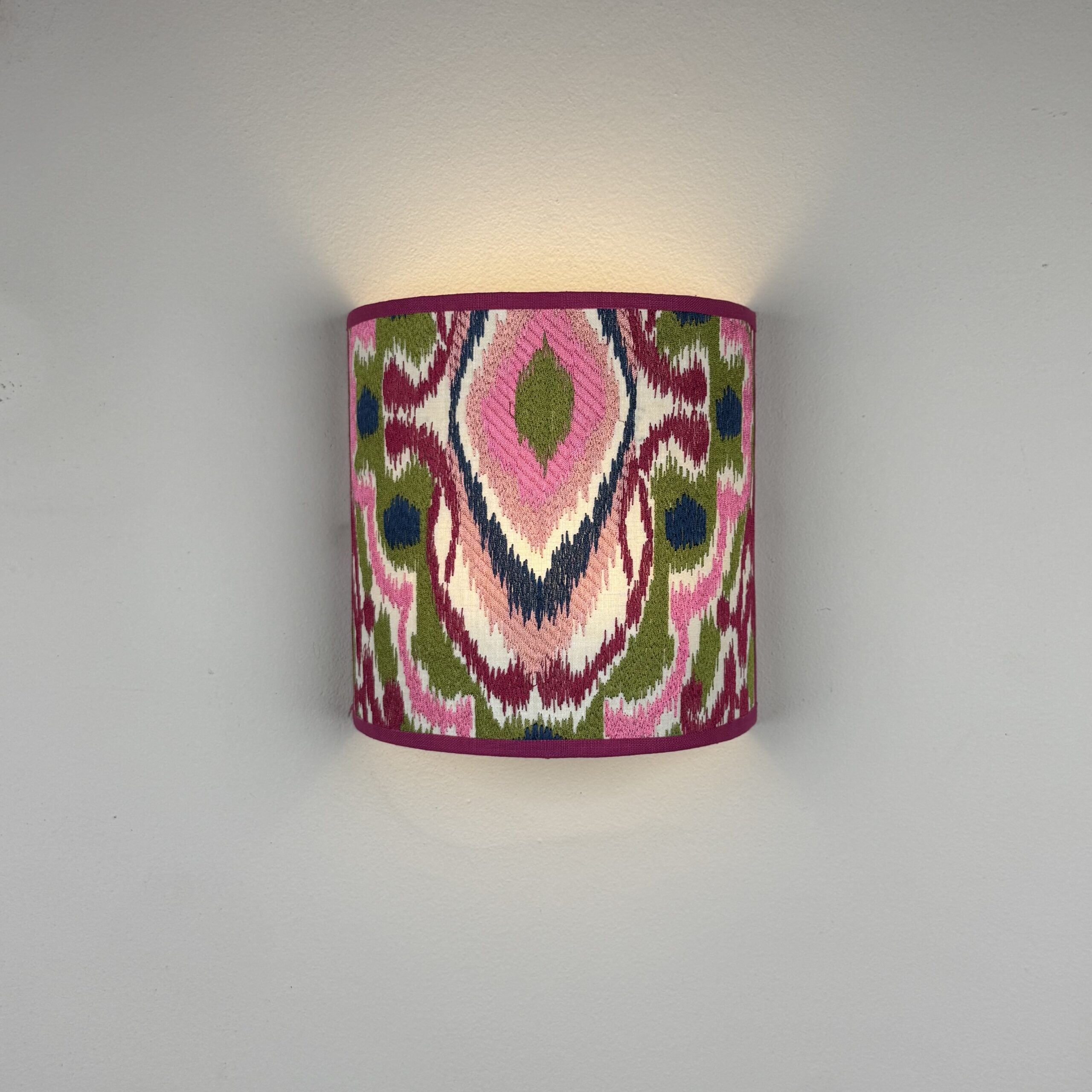 Wandlamp ‘Ixora’ roze olijfgroen donkerblauw Harlequin - Afbeelding 3