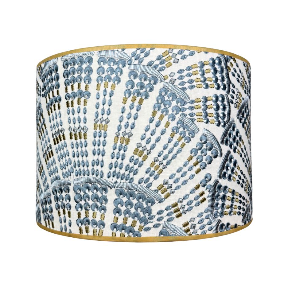 Lampenkap Karin Sajo geborduurd goud blauw grijs